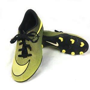 Nike Soccer Cleats Size 2.5 Y Sports Shoes